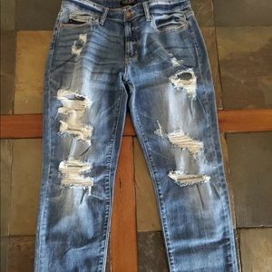 Judy Blue Mid Rise Boyfriend Jeans 31